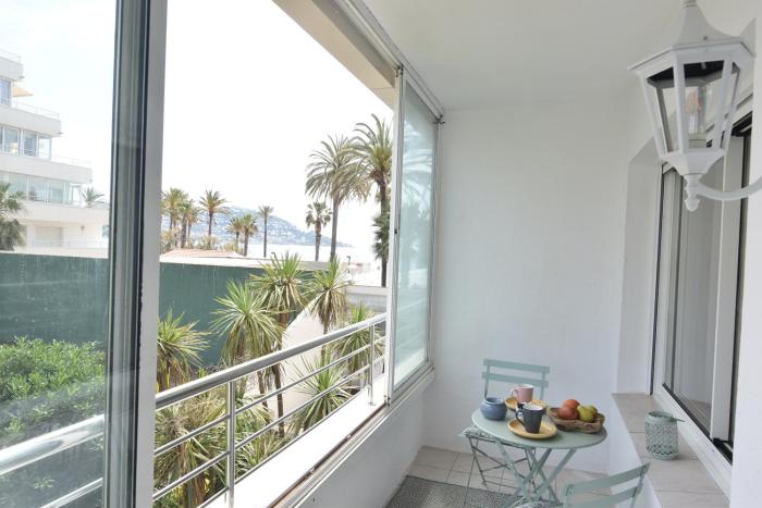 RNET - RHC 2113 Roses Holiday Center