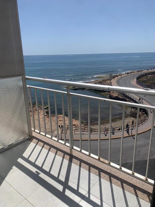 Casa BUENA VISTA con vistas al mar, primera línea, Beach Los Locos, WIFI, Torrevieja