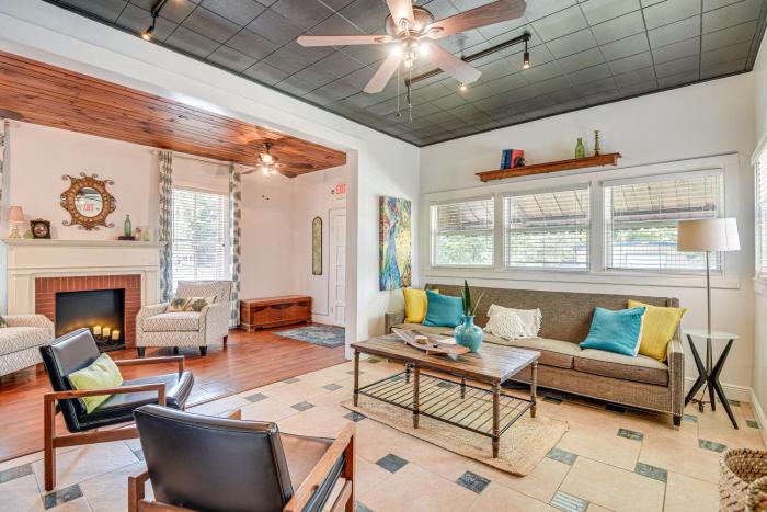 Walk to Historic Dtwn Sanford Home with Gas Grill!