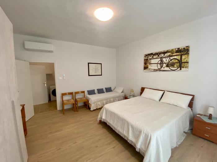 Pollys Apartment 1 floor