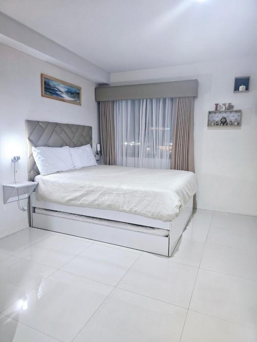 Persimmon Studios - Studio Unit- 16th Floor - 1641