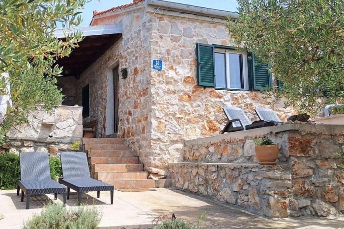 Secluded fishermans cottage Cove Druce, Pasman - 23356