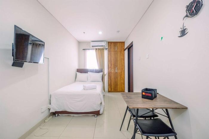 Homey and Modern Look Studio Apartment Atlanta Residences By Travelio