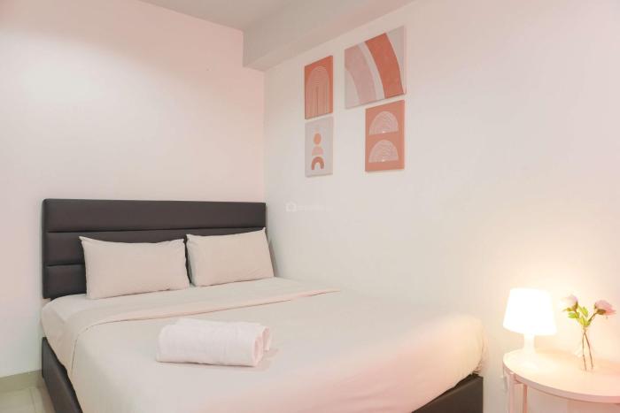 Modern Look 2BR Apartment at Springhill Terrace Residence By Travelio