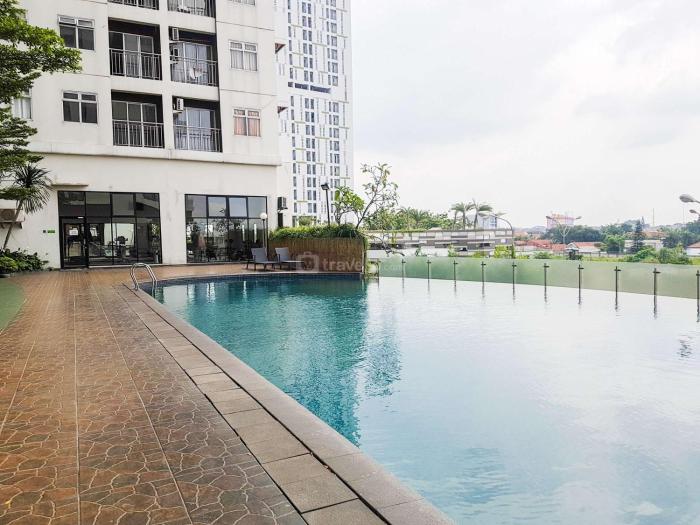 Comfort and Nice 2BR at Serpong Greenview Apartment By Travelio