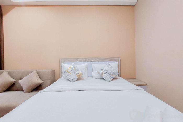 Cozy Living Studio at Transpark Bintaro Apartment By Travelio