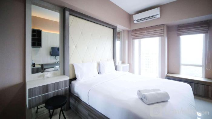 Cozy Studio with Connected to Mall at Orchard Supermall Mansion Apartment By Travelio