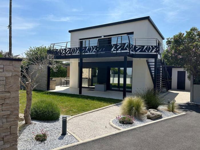 Maison moderne avec vue sur mer