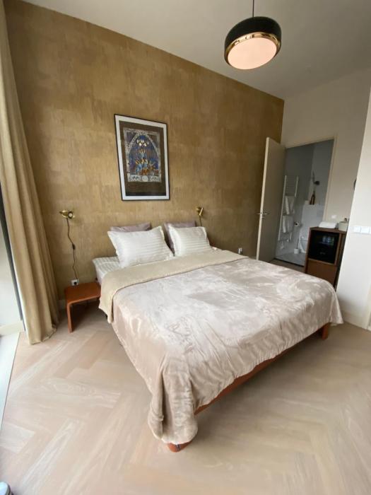 Gorgeous room near Haarlem Station, city center