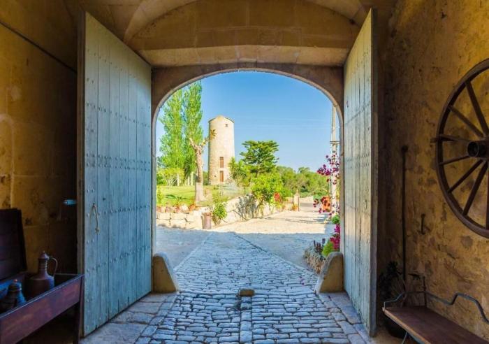 Son Costa, villa típica mallorquina con piscina