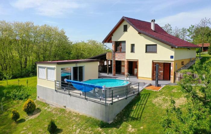 Awesome Home In Zigrovec With Sauna