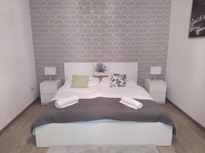 Lady Mabels apartment near to Aréna, Puskás Stadion and City Park, with Guarded Parking place