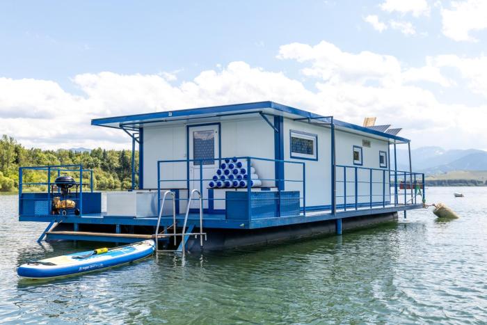 Marský Vlk - zážitkový houseboat a wellness