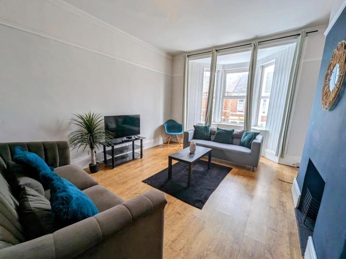 Enjoy 4 BR home near the city Gateshead&Newcastle