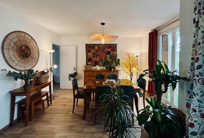 Bel Appartement Gare Centre Face aux Remparts 8 personnes Parking WIFI