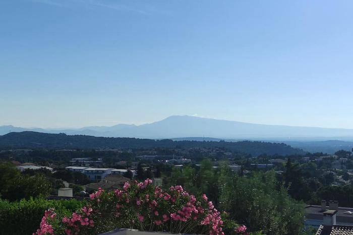 Le Petit Clos des Chênes à 2 pas dAvignon