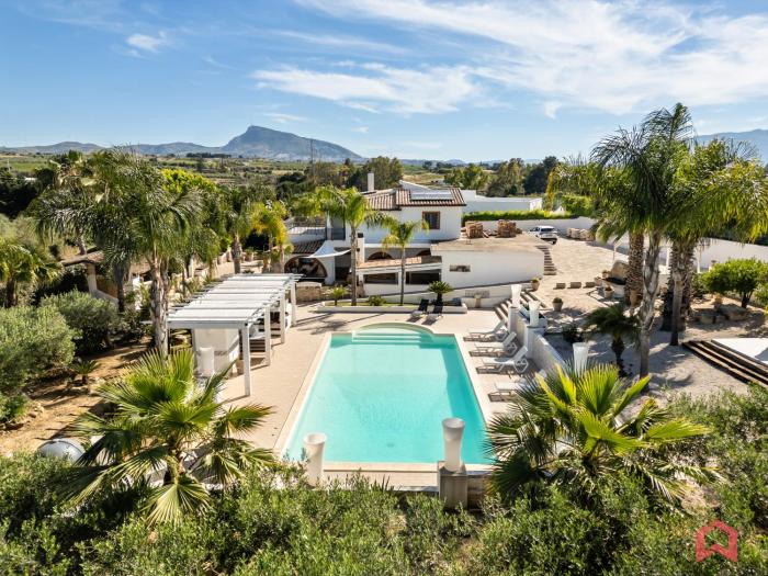 Amazing Villa with pool & Jacuzzi