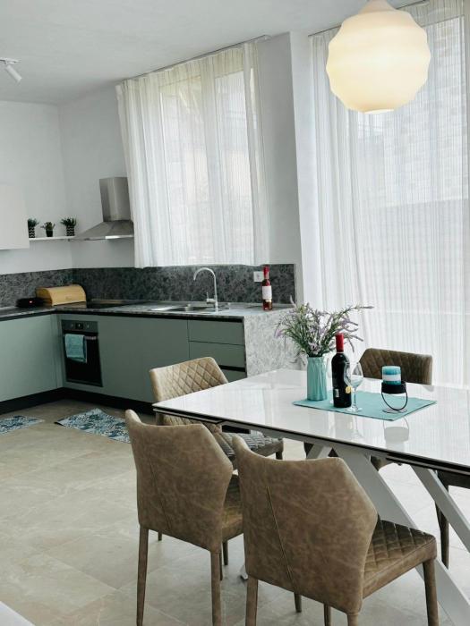 Luxury villa with pool, jacuzzi and sea view