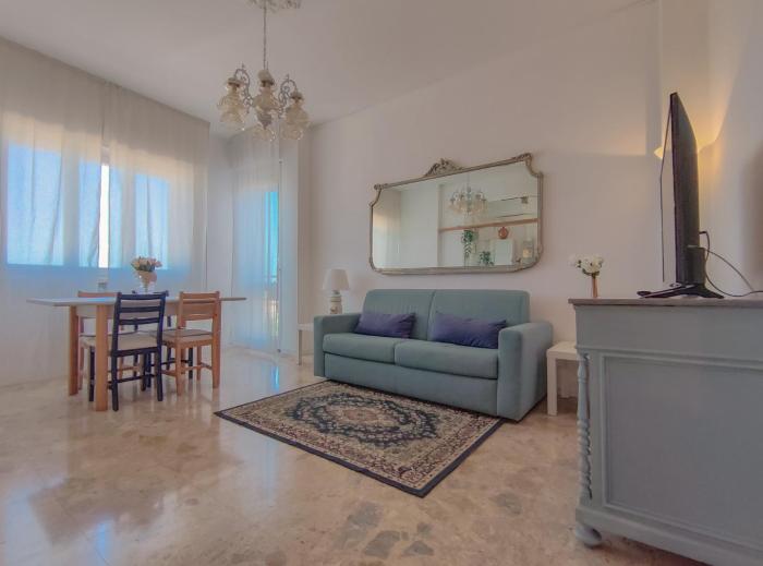 Center - Modern & Spacious Stay by Host Hero