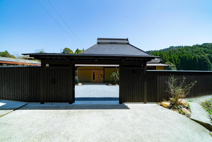 小塩の灯り 石垣の別荘