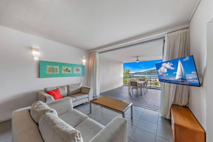 Sea Whisper on Airlie