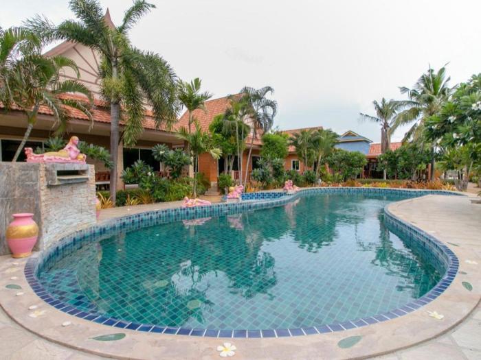 CAPITAL O961 Baan Dow Chompoo Resort