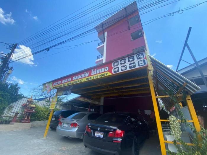 OYO 1135 Triple A Residence