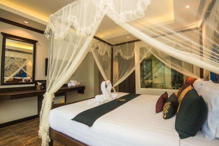 Tanawan Phuket Hotel