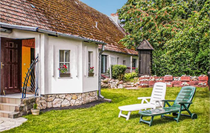 1 Bedroom Awesome Apartment In Retowo 4