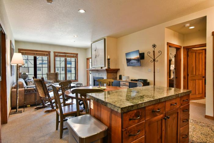Main Street Station Peak 9 Condo: Downtown Breck