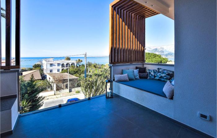 2 Bedroom Awesome Apartment In Trappeto