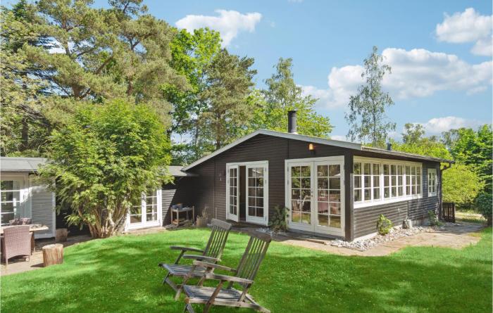 3 Bedroom Pet Friendly Home In Ebeltoft