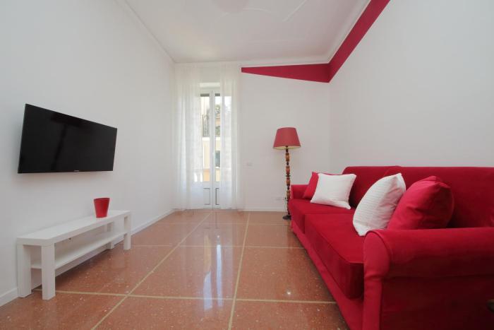 YCH-Vintage flat near San Giovanni