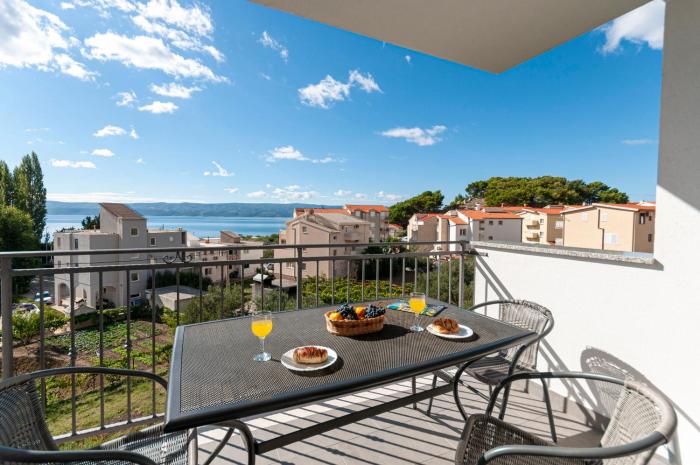 Apartments and Rooms Nikola