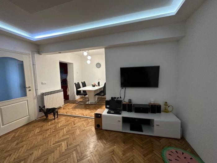 Exit apartment Center