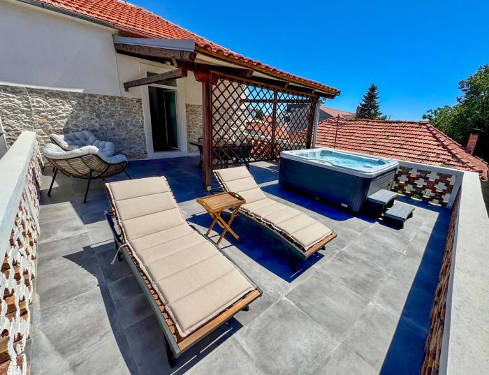 Apartment Karuzz Heated Jacuzzi