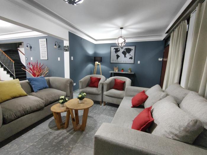 RESIDENCIA HASTA 8 PERSONAS con DESAYUNO o MERIENDA INCLUIDO