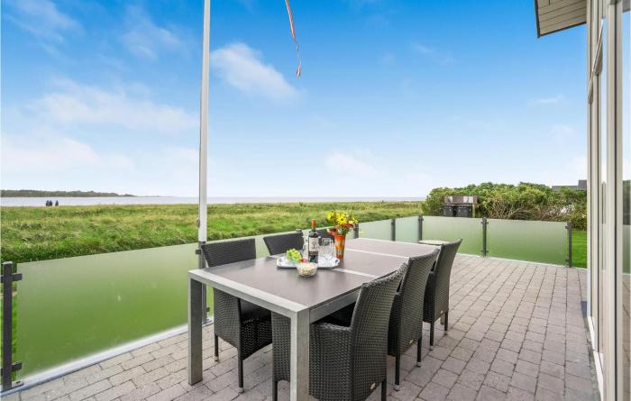 Three-Bedroom Holiday Home In Skals