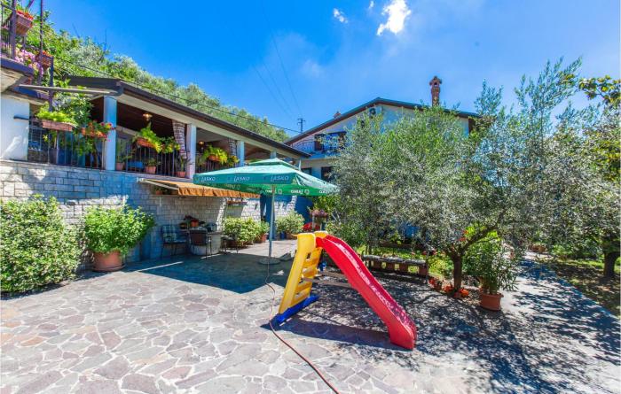 2 Bedroom Amazing Apartment In Secovlje