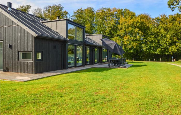 Stunning Home In Haderslev With Kitchen