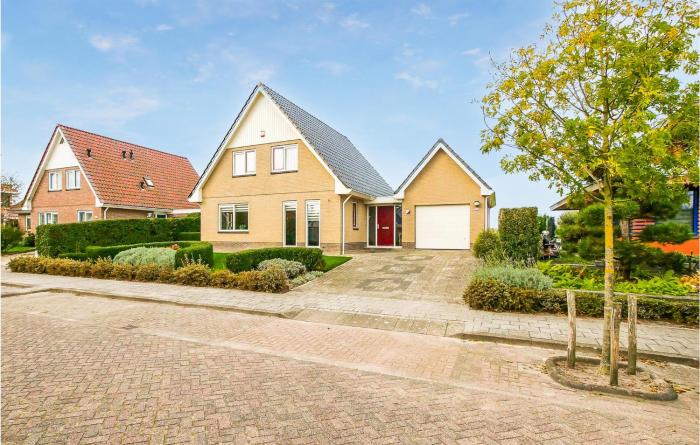 Beautiful Home In Julianadorp With Wifi