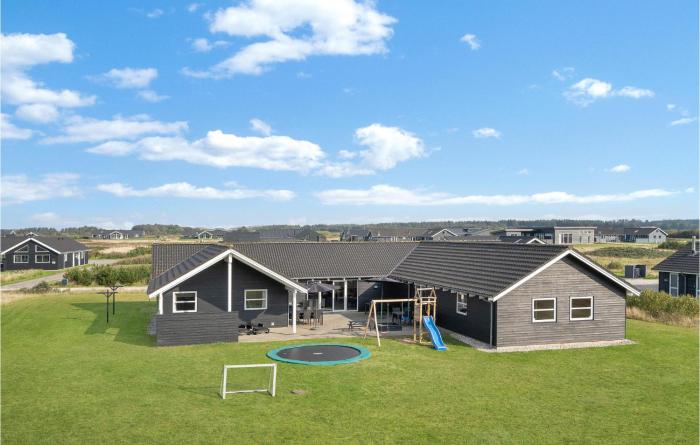 Lovely Home In Løkken With Wifi