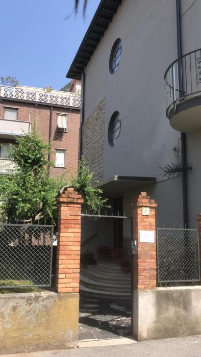 Nuova Casa vacanze nonna Prassede con giardino e posto auto