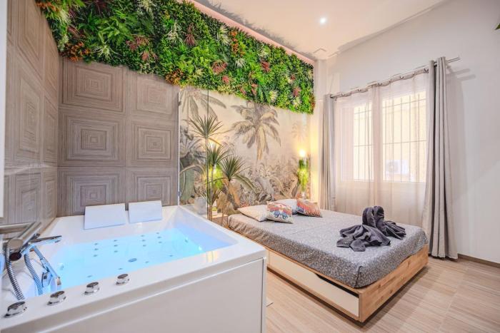 Little Bangkok - Luxury SPA Apartment
