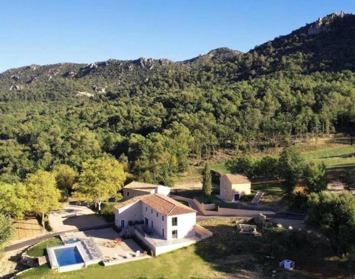 Un joli hameau au coeur du vignoble de lEscarelle et de la Provence Verte