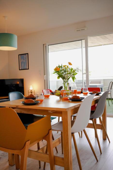 Lumimizan- Spacieux, grand balcon, wifi, lac et plage