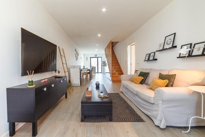 Gafa House - Family Accommodation and Workplace