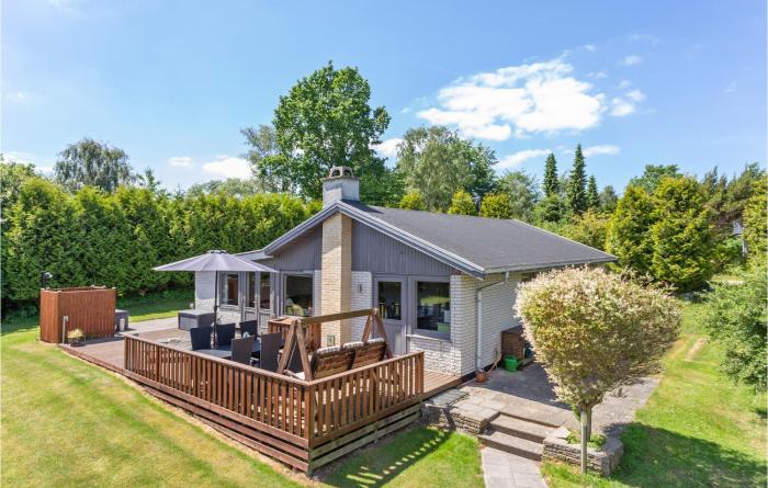 Three-Bedroom Holiday Home In Vig