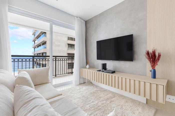 Tabas - Edifício Wave com vista pro mar em Ipanema