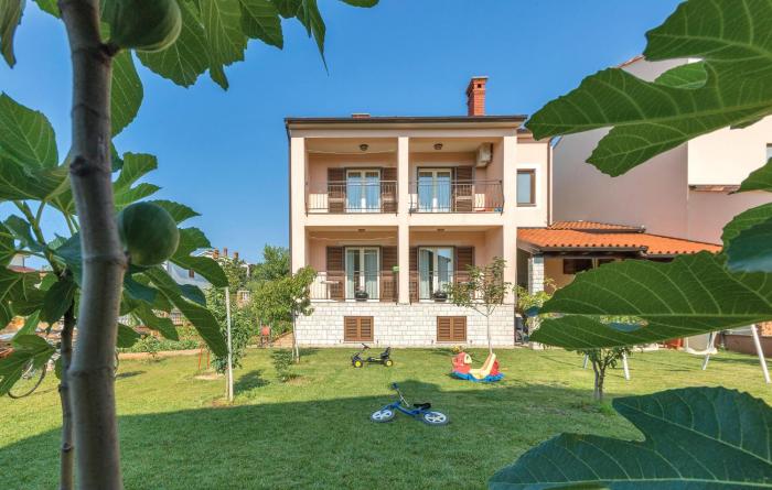 2 Bedroom Cozy Apartment In Pula